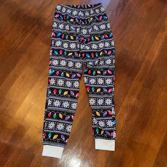 NWT Matching Family Christmas Light Pajama Set Women’s Size Small - Picture 9 of 11